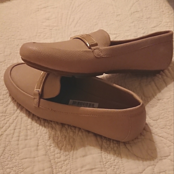 Women's Calvin Klein Lira loafers. Size 7 - Picture 8 of 16